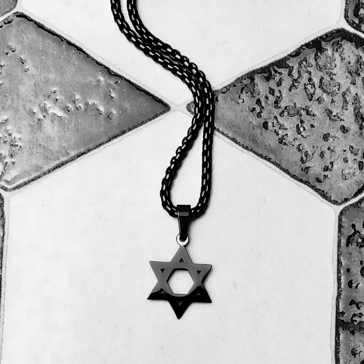 Mini collana con Stella di David nera