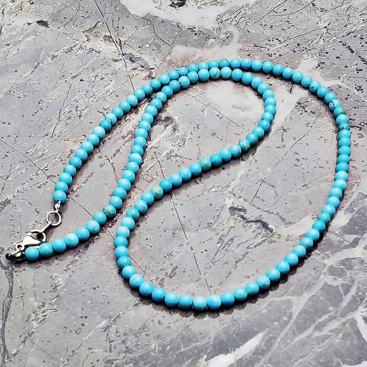 Collana a catena con gemme turchesi