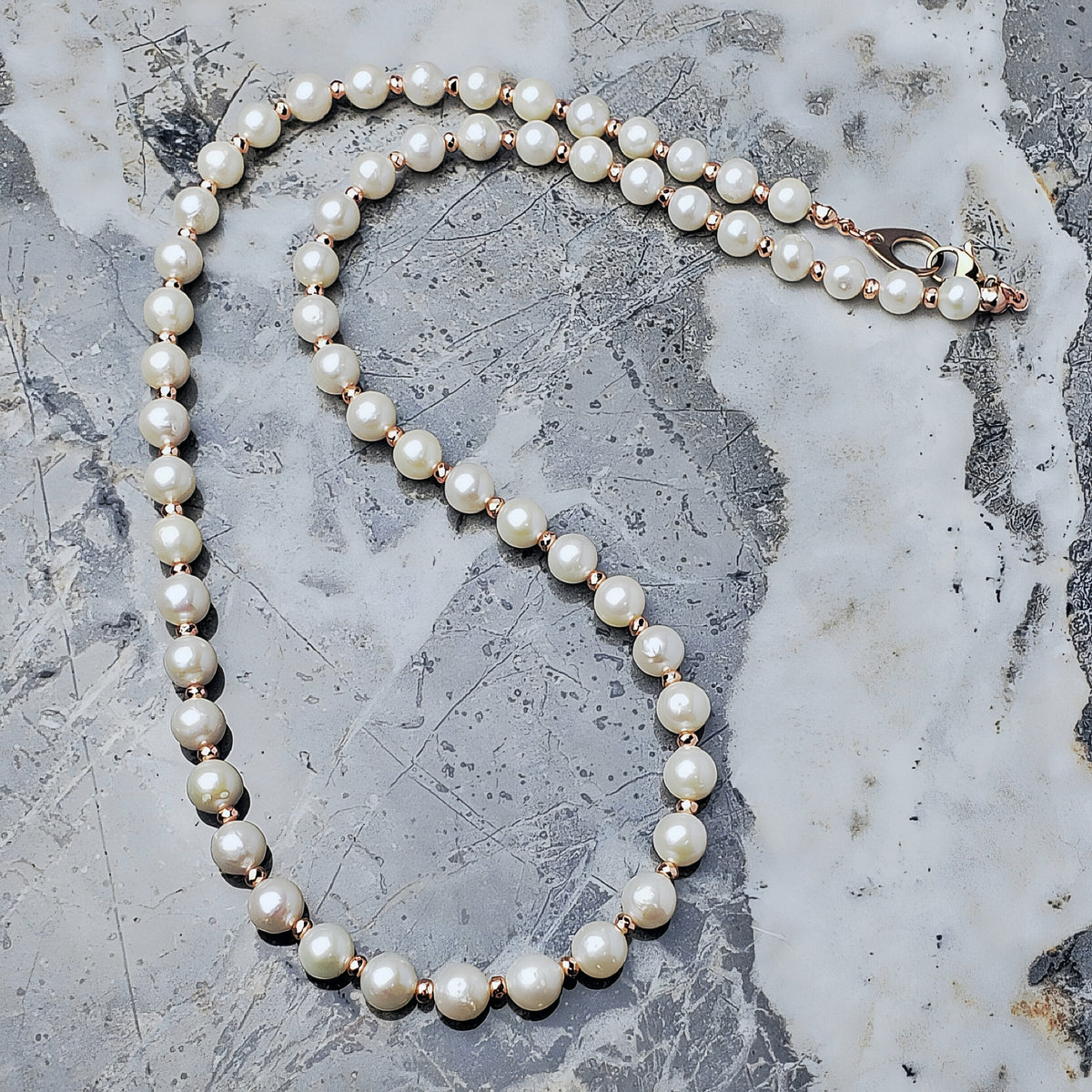 Collana con perle e oro rosa