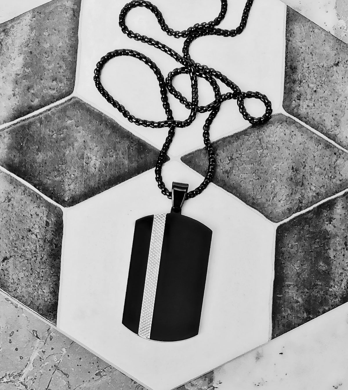 Collar de placa de identificación Lux negra