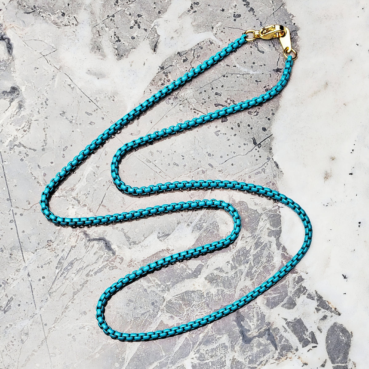 Collana con catena a scatola color turchese scuro