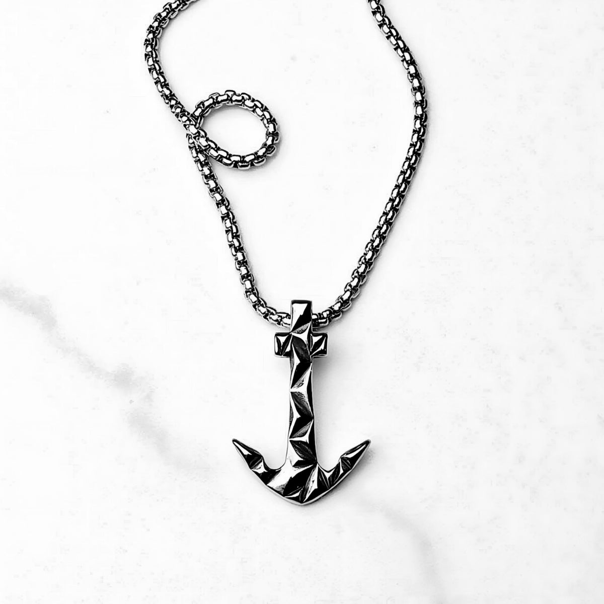 Collar de ancla martillada