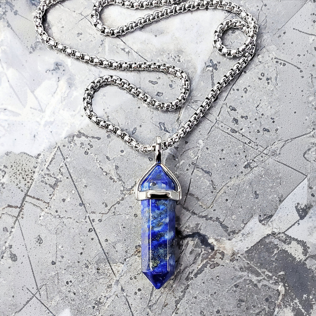 Collana con punta in pietra di lapislazzuli