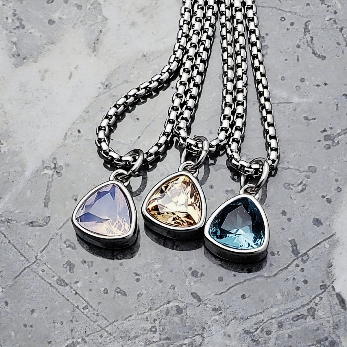 Collana con mini zircone blu e argento