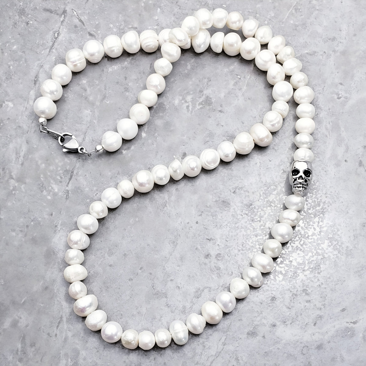 Skull & Pearl Necklace