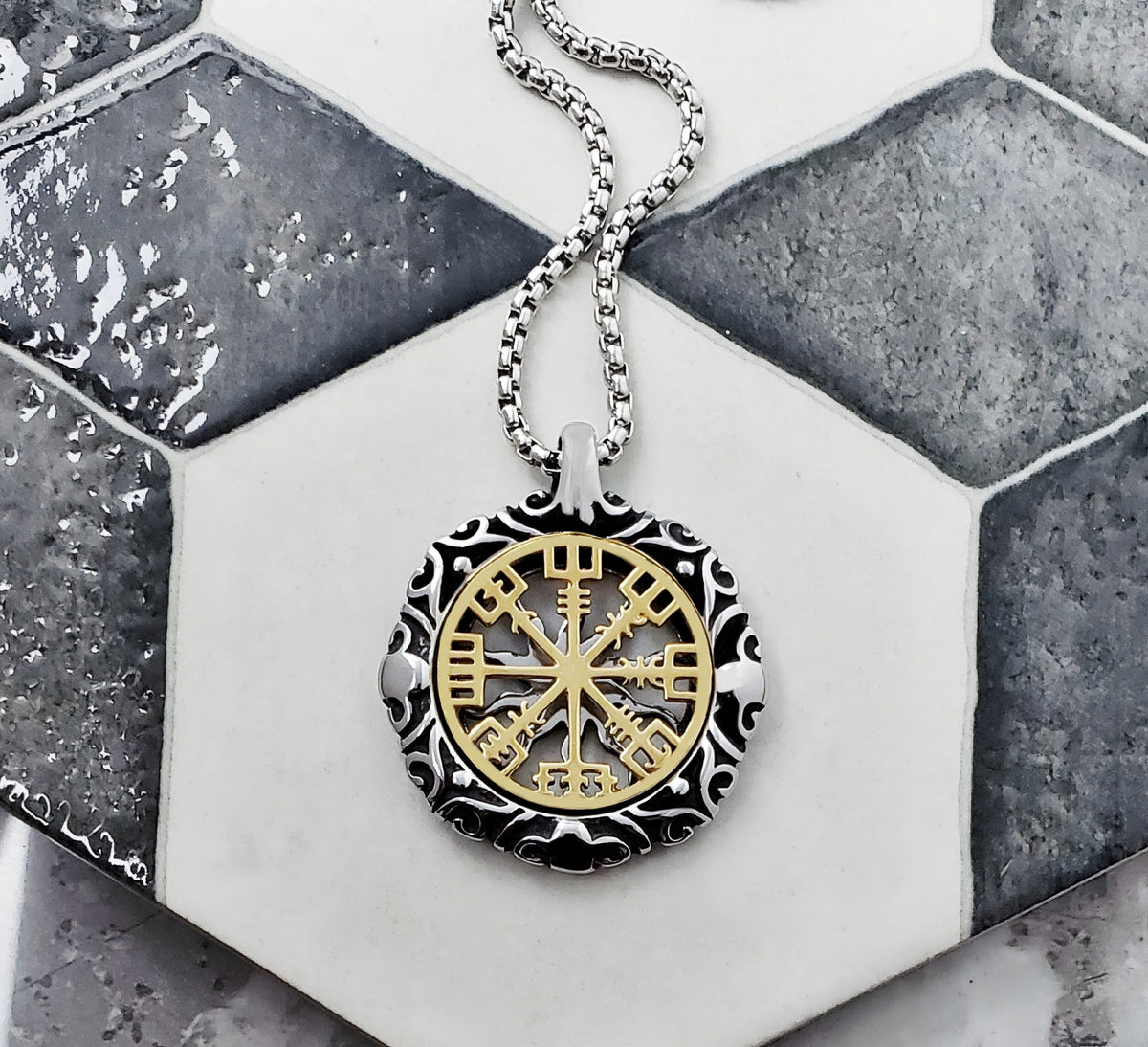 Sleek Vegvisir Compass Necklace