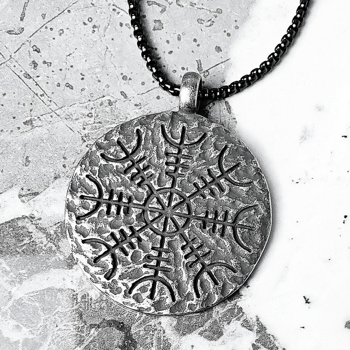 Rustic Vegvisir Compass Necklace