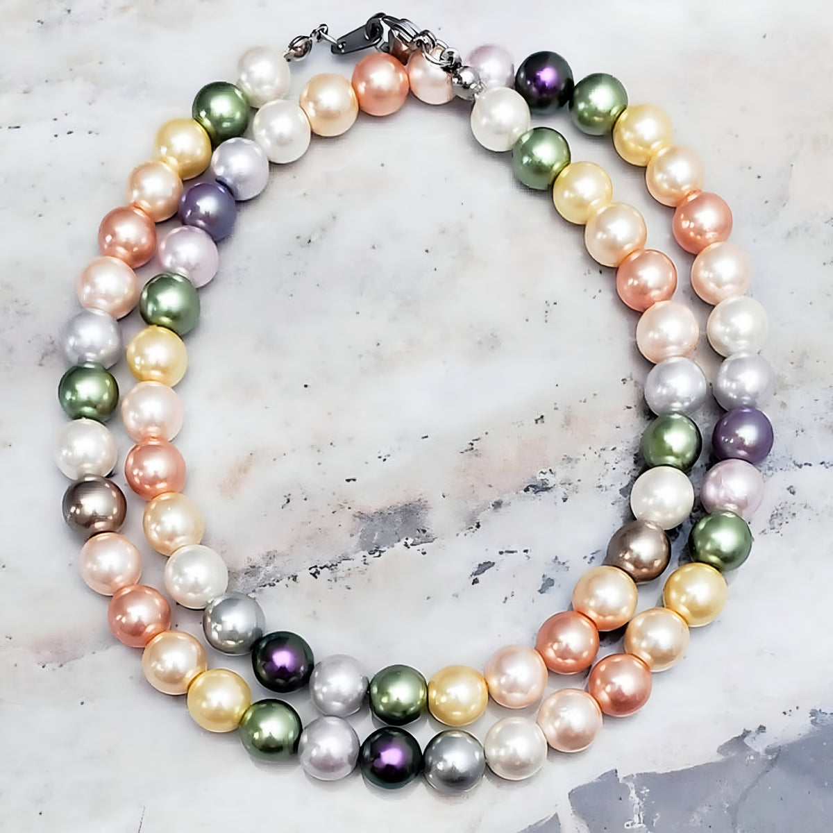 Multicolor Pearls Necklace