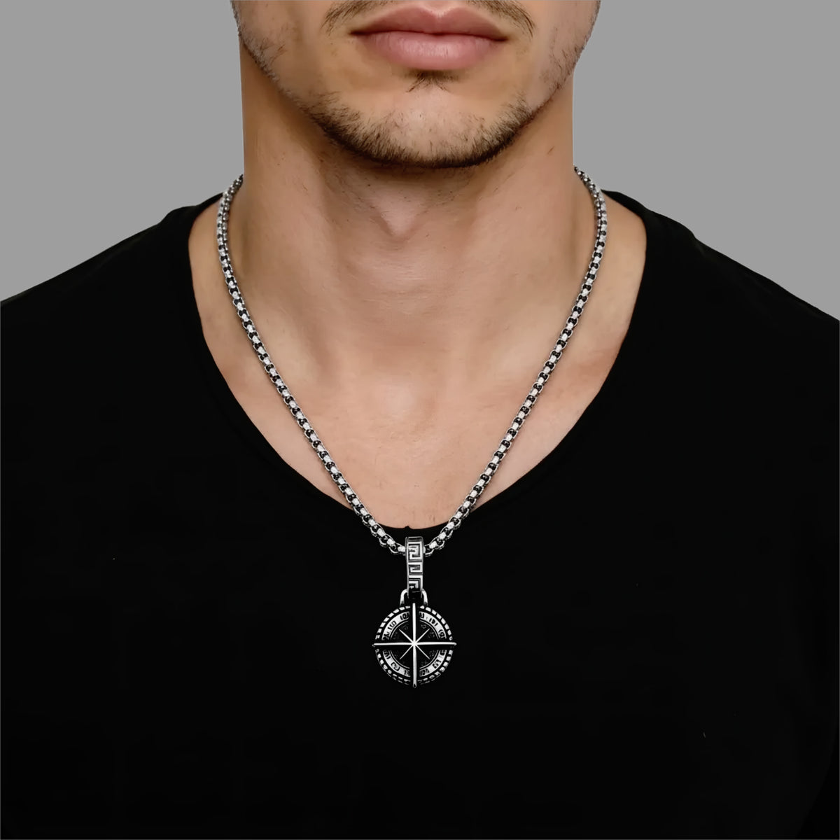 Collana con medaglione bussola marittima