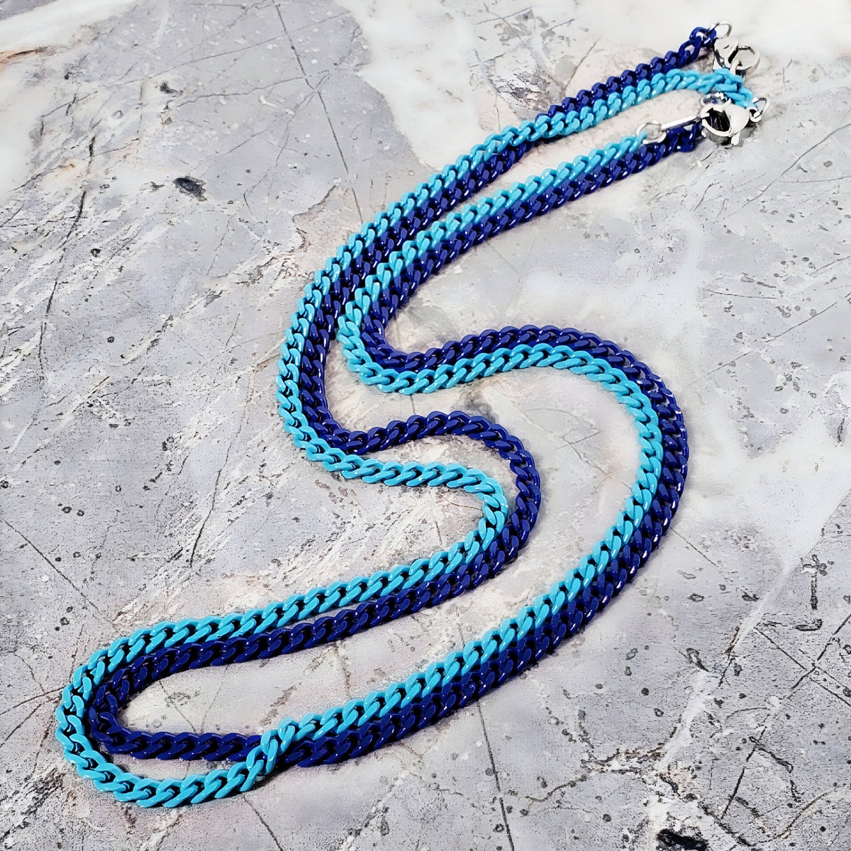 Collana con catena a maglie curb blu