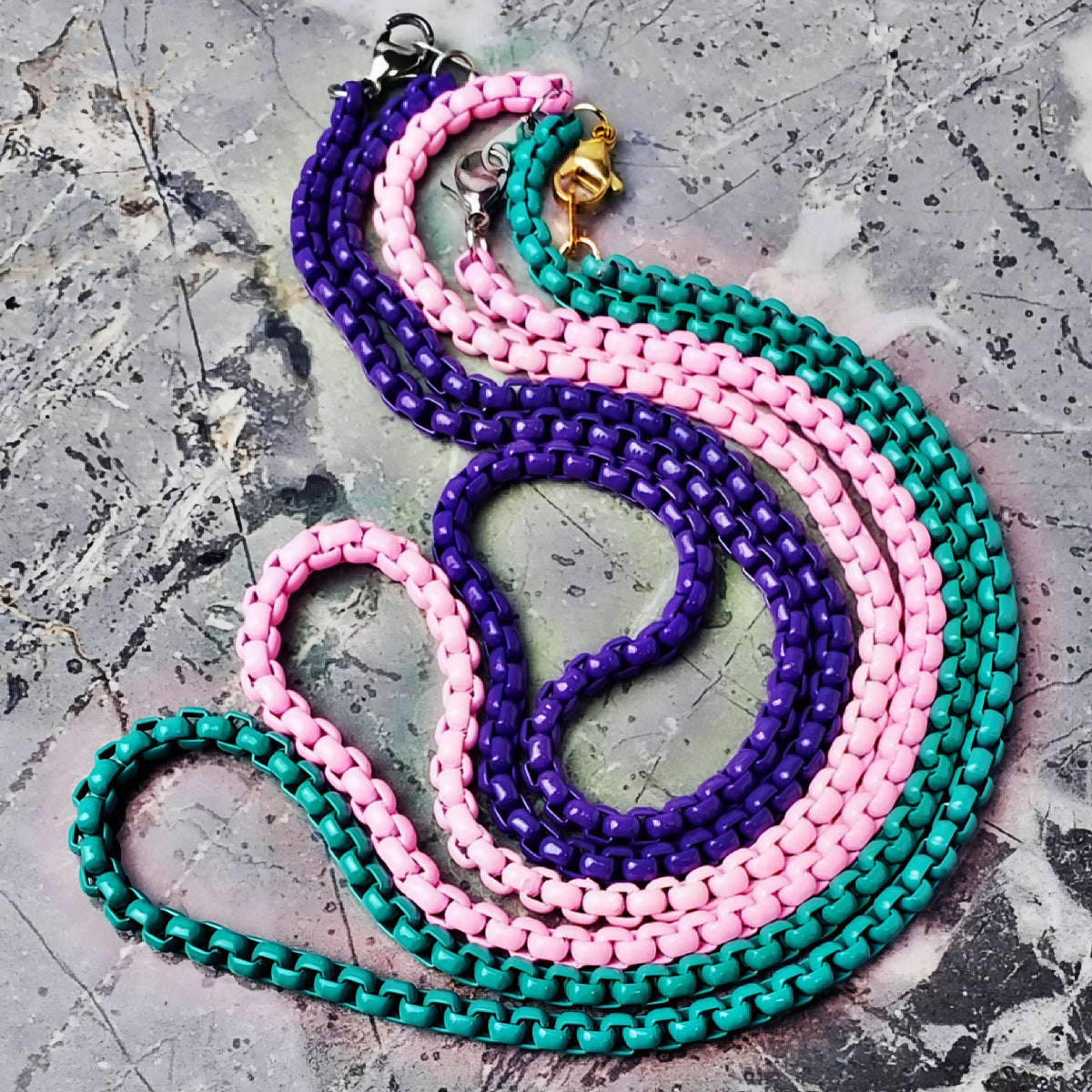 Collana con catena a scatola color turchese scuro