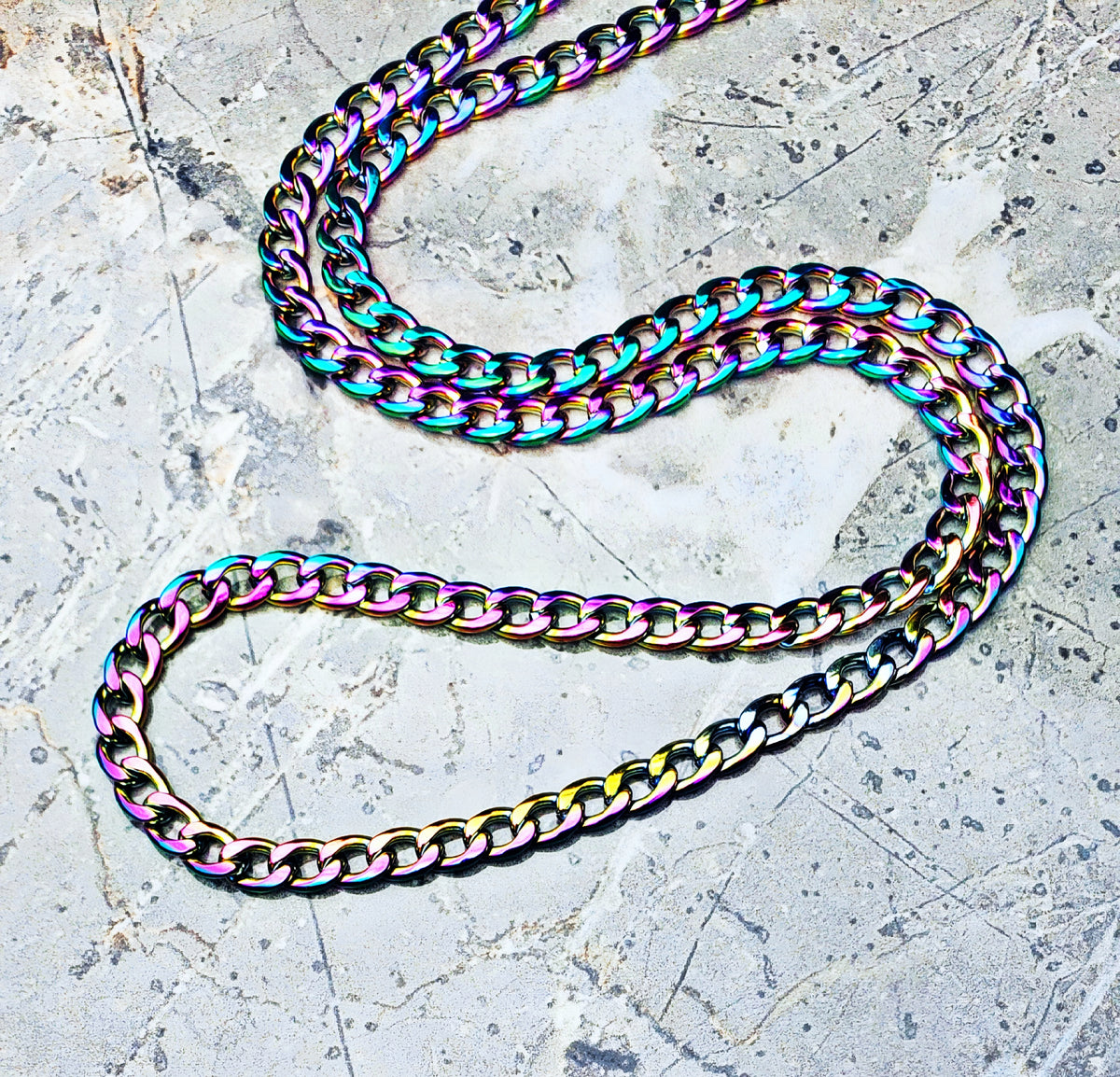 Collana con catena curb multicolore