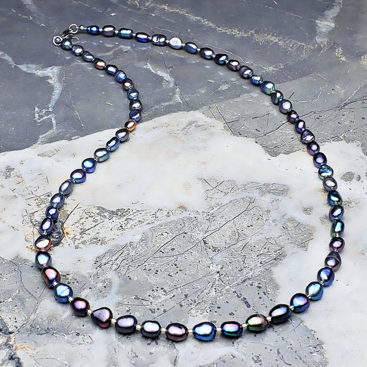 Collana con perle multicolore