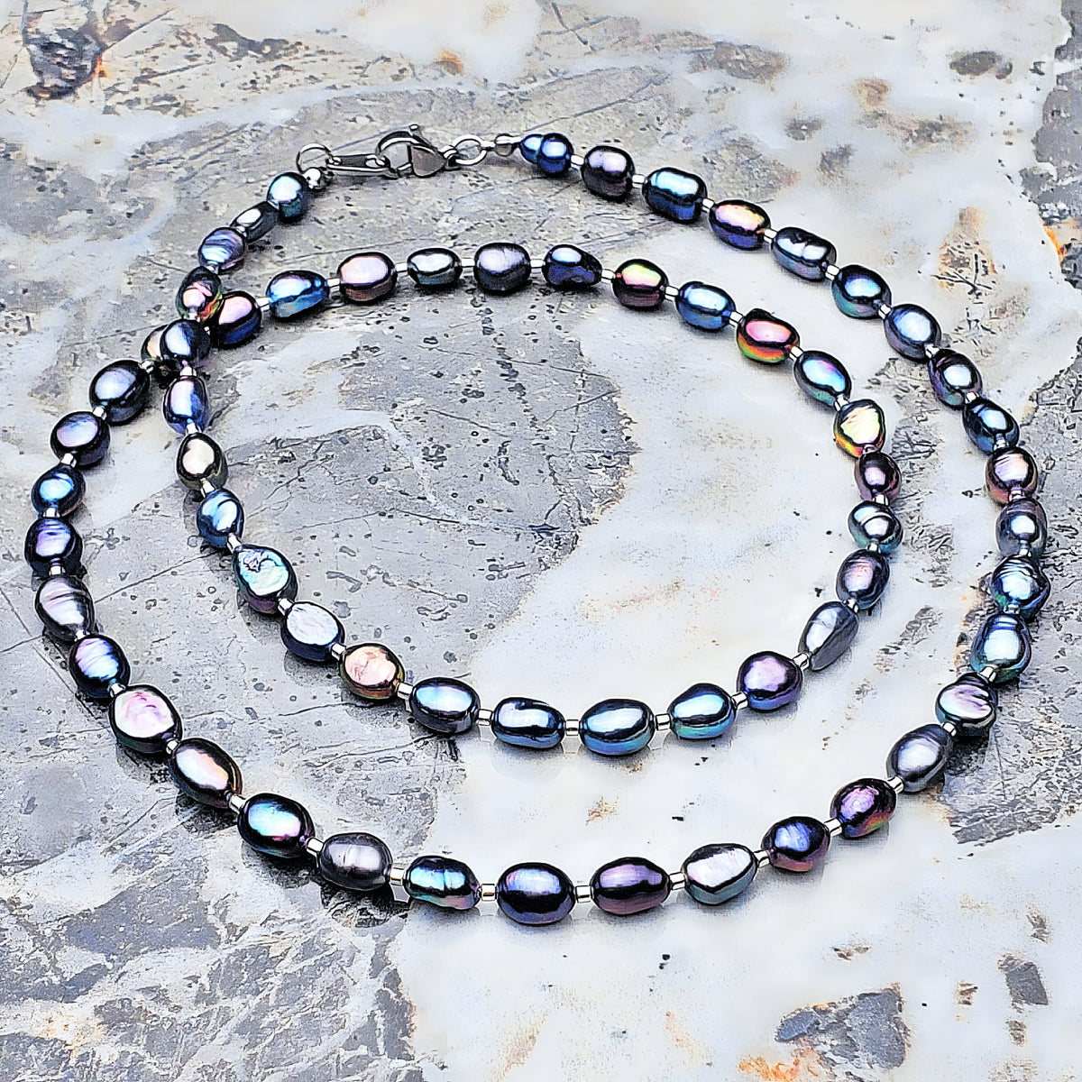Collana con perle multicolore