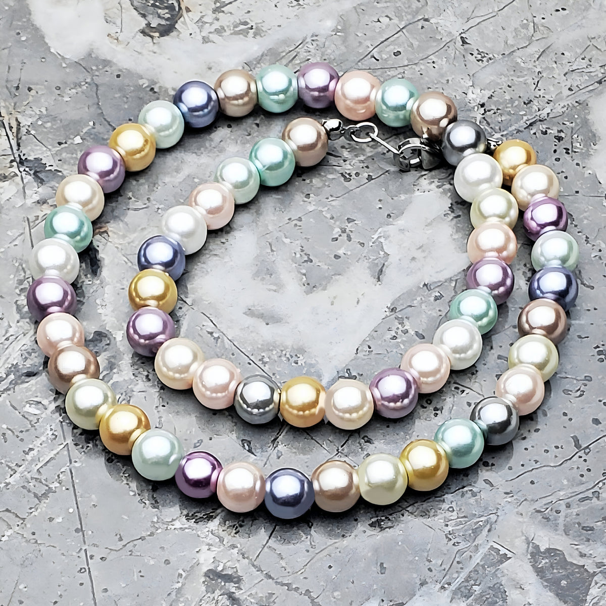 Collana di perle miste color pastello