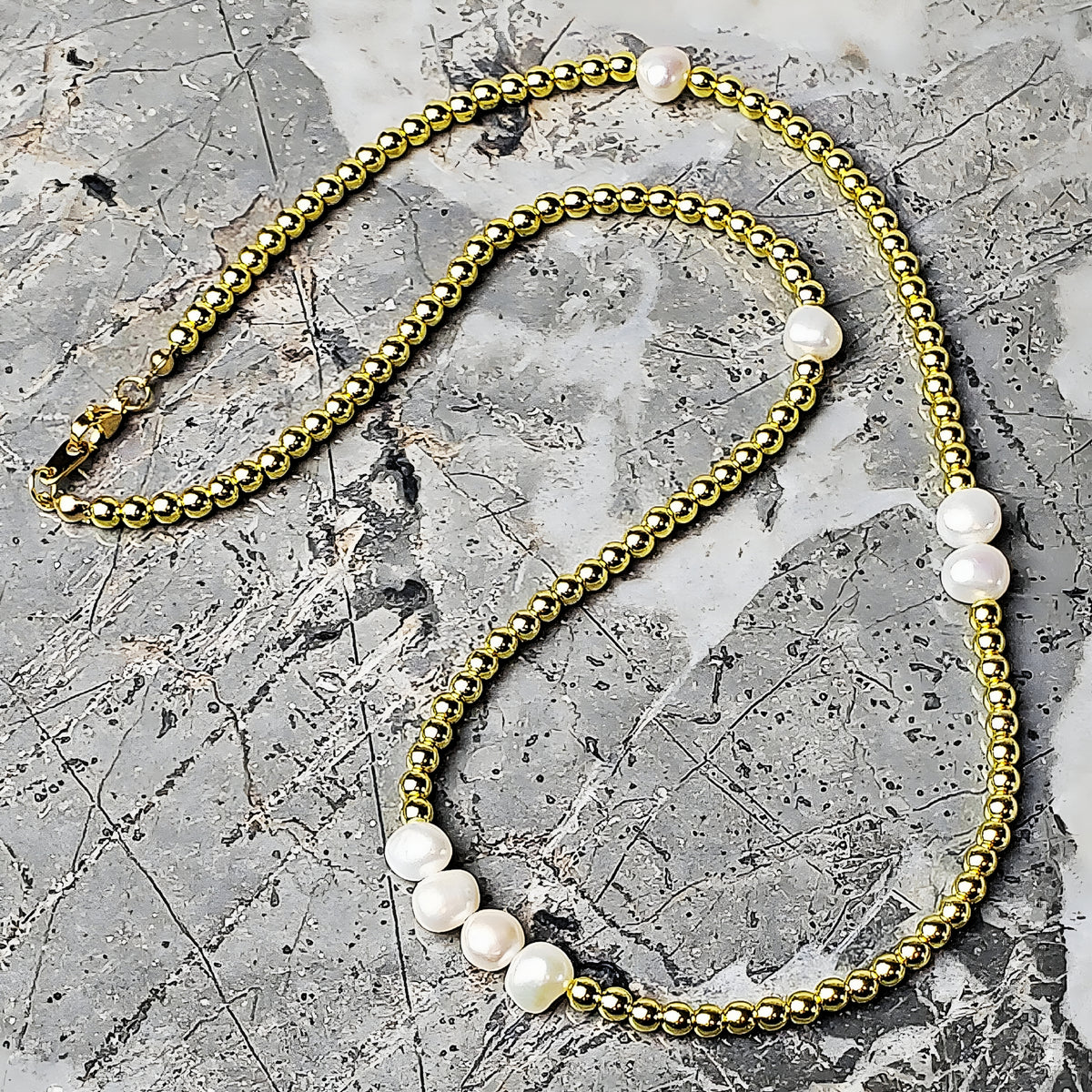 Collana in oro e perle