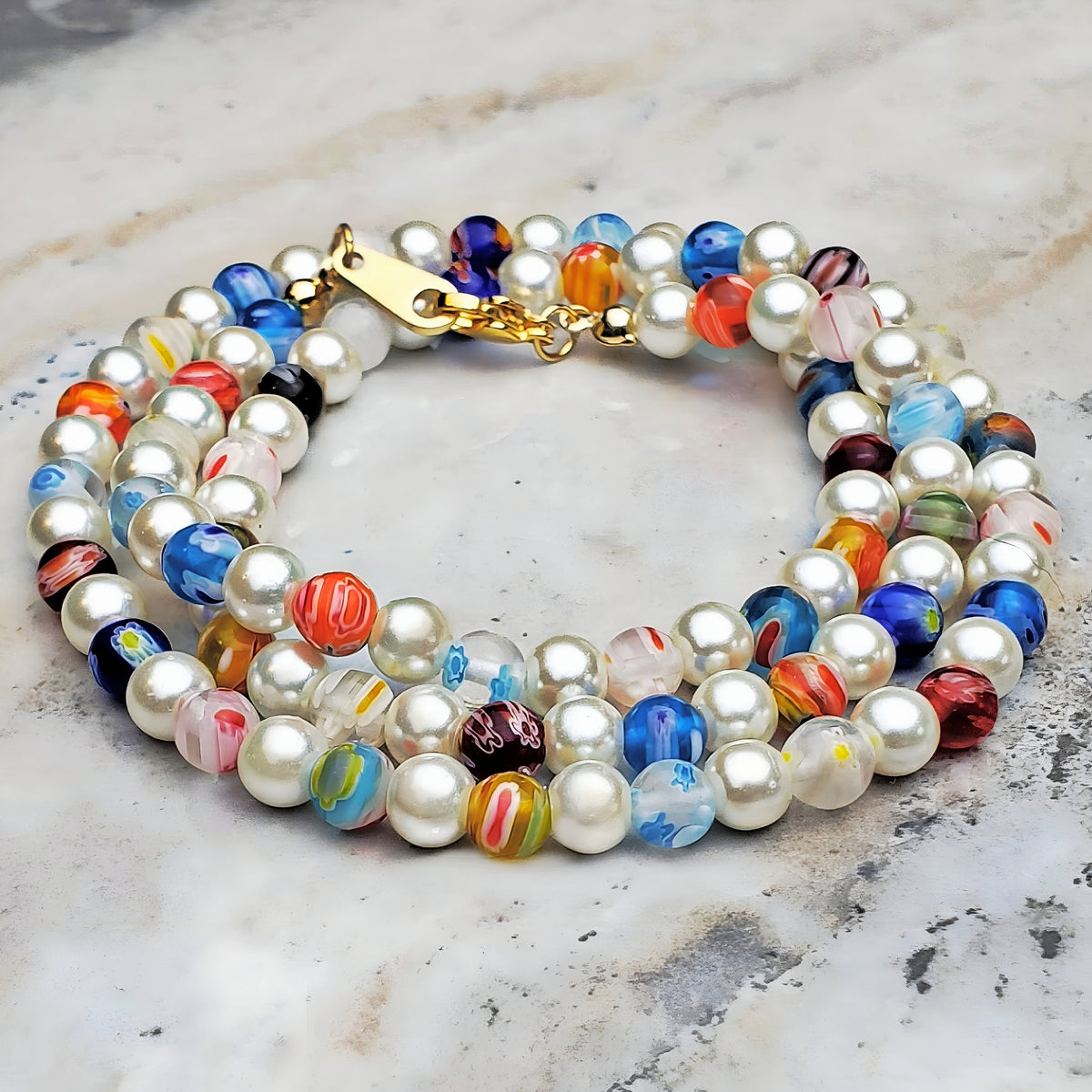 Collana con millefiori e perle