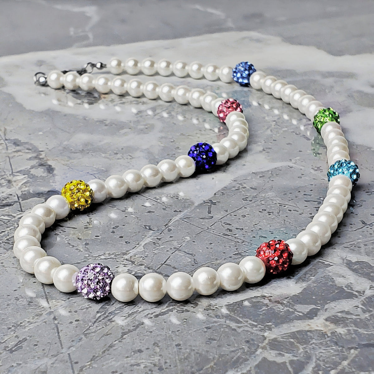 Collana con perle pavé mediterranee