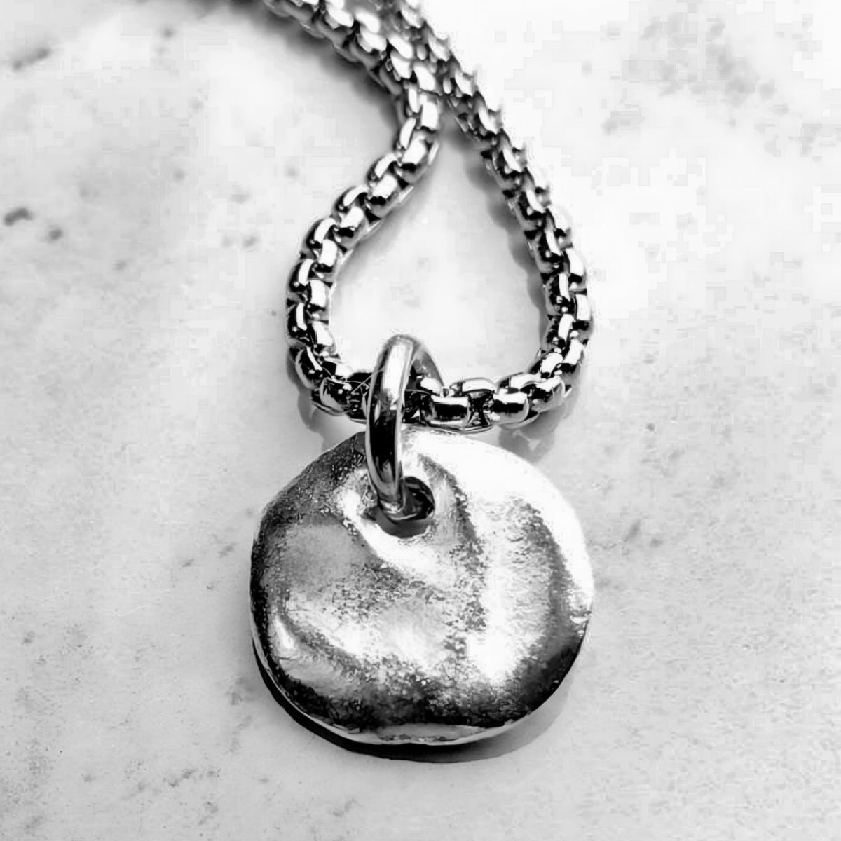Collar de disco de Mykonos plateado