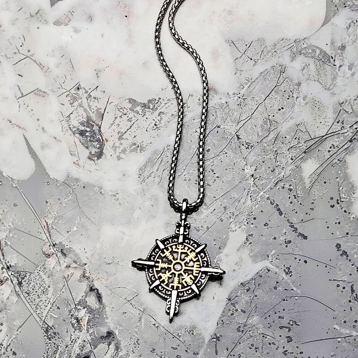 Bussola marittima Vegvisir in argento e oro