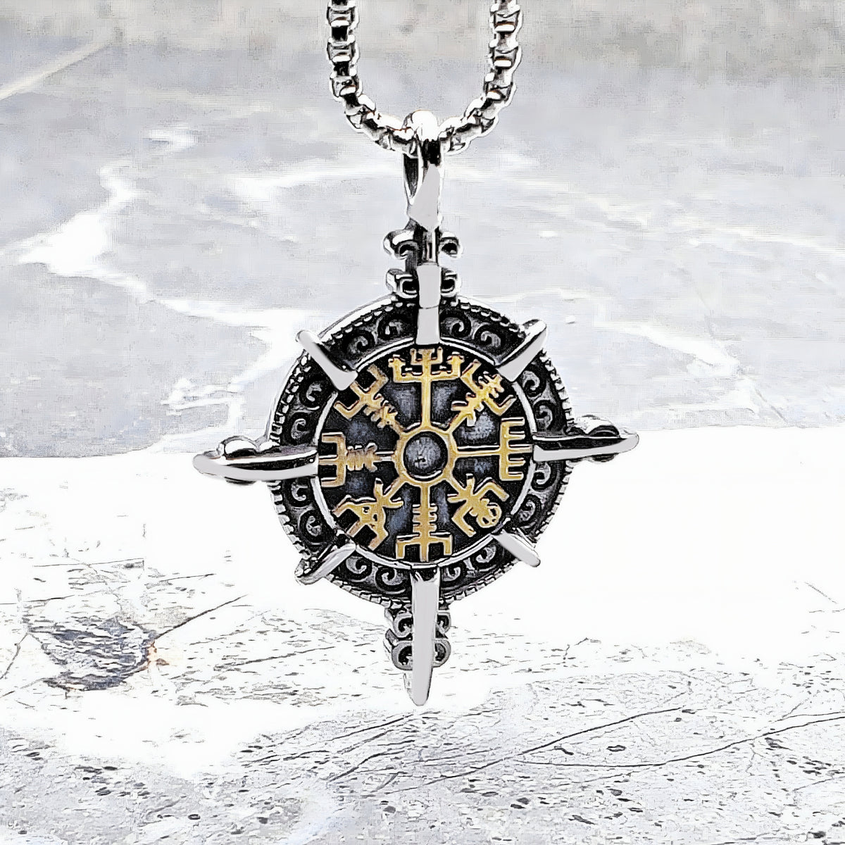 Bussola marittima Vegvisir in argento e oro
