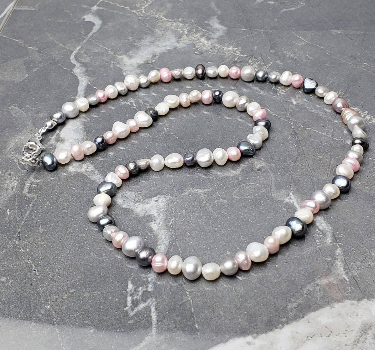 Men's "MIXED COLOR PEARLS" Necklace| Men's Freshwater Pearls Necklace| Men's Pink Silver Black Peacock Freshwater Pearls Beaded Necklace