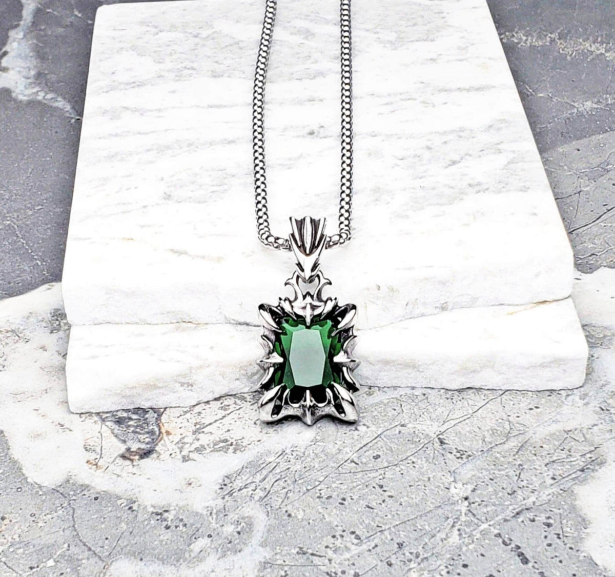 Men's "EMERALD CLAW TAG" Necklace| Men's Silver Stainless Steel Emerald Stone Claw Dog Tag Pendant Necklace| Men's Silver Box Chain Necklace